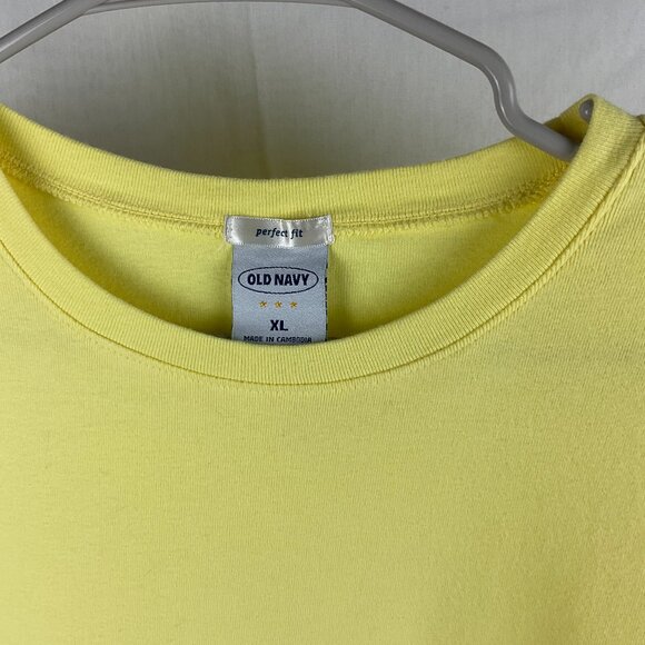 Old Navy T-shirt - Picture 3 of 6